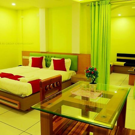 Royal Plaza Residency 호텔 Cheruppulasseri 외부 사진