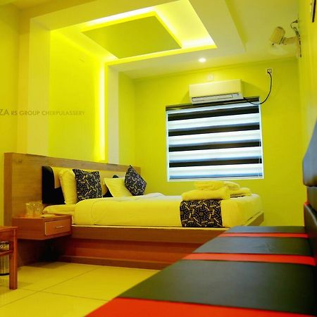 Royal Plaza Residency 호텔 Cheruppulasseri 외부 사진