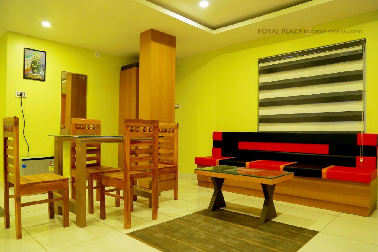 Royal Plaza Residency 호텔 Cheruppulasseri 외부 사진