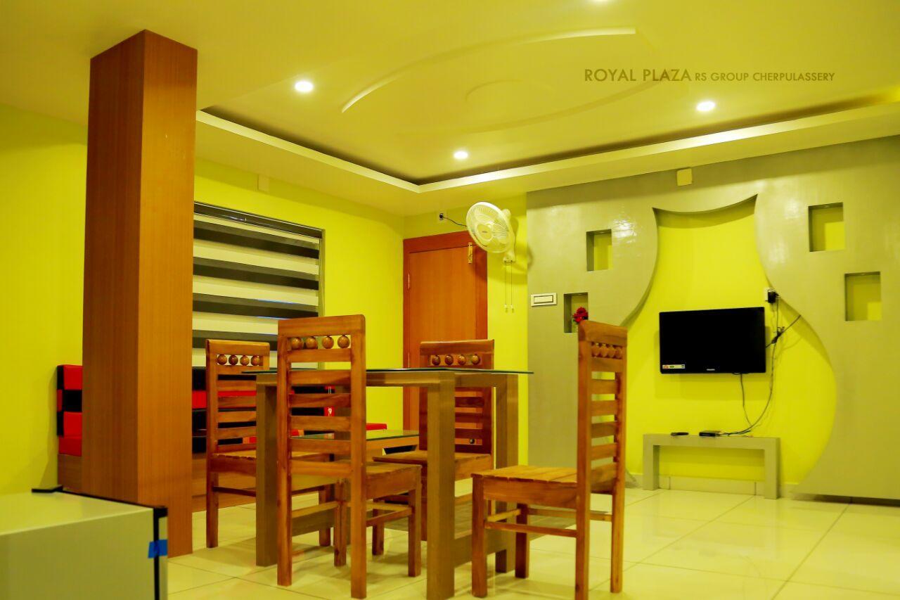 Royal Plaza Residency 호텔 Cheruppulasseri 외부 사진