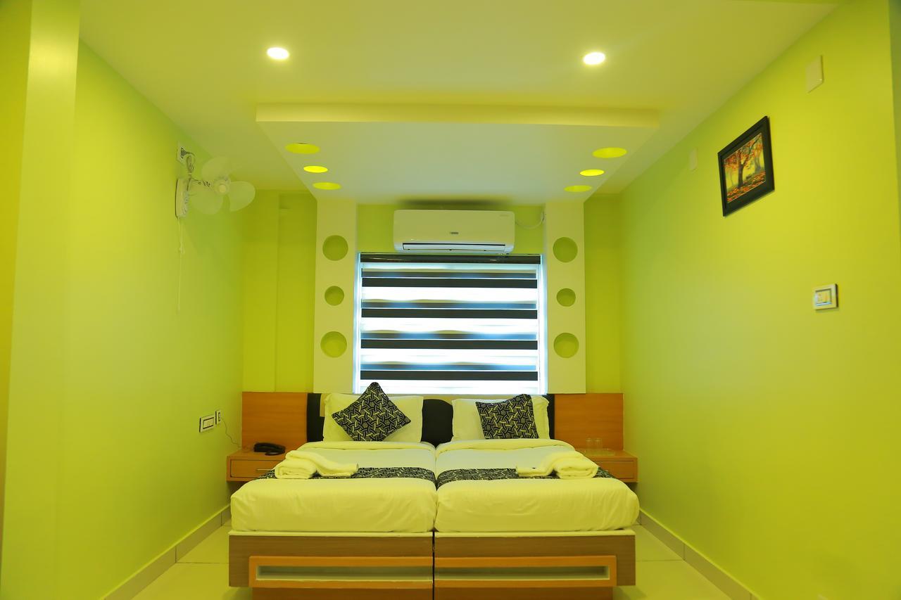 Royal Plaza Residency 호텔 Cheruppulasseri 외부 사진