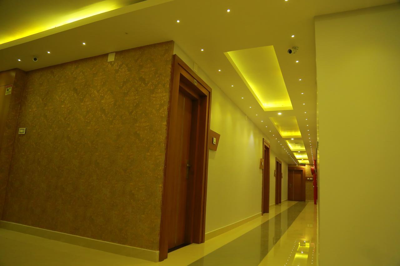 Royal Plaza Residency 호텔 Cheruppulasseri 외부 사진